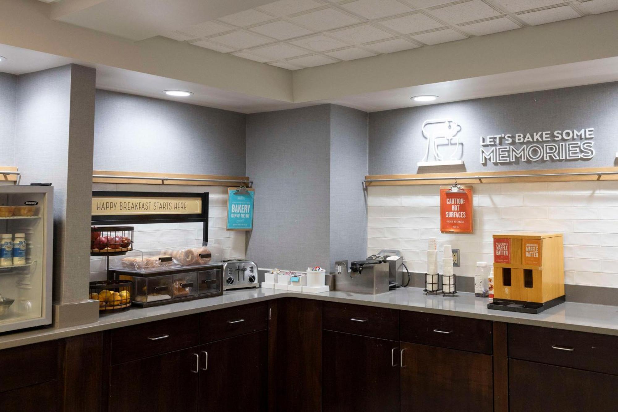 Hampton Inn Kent/Akron Area Εξωτερικό φωτογραφία