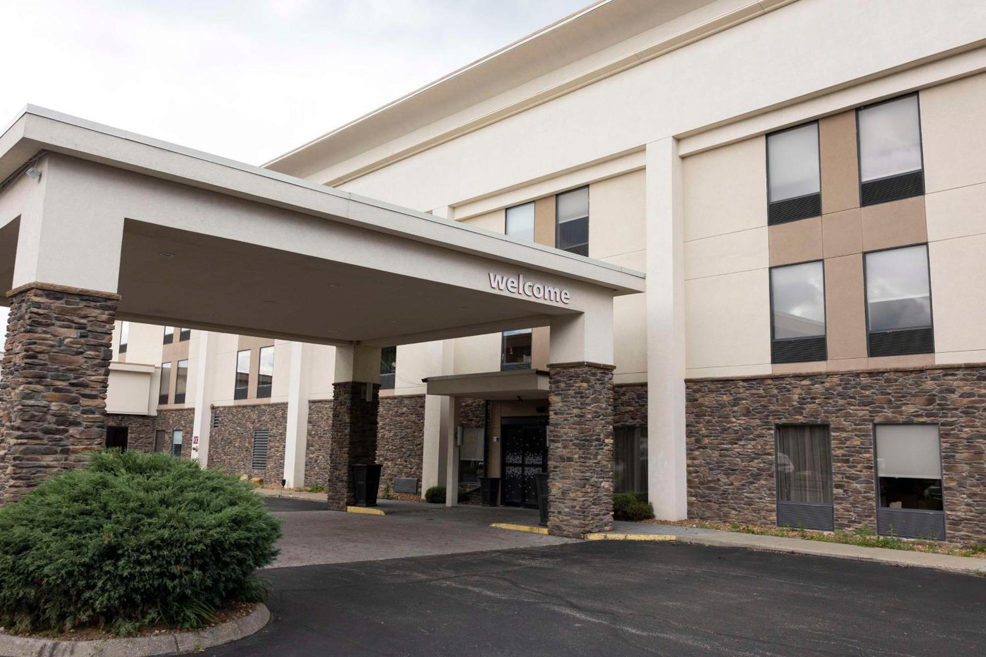Hampton Inn Kent/Akron Area Εξωτερικό φωτογραφία